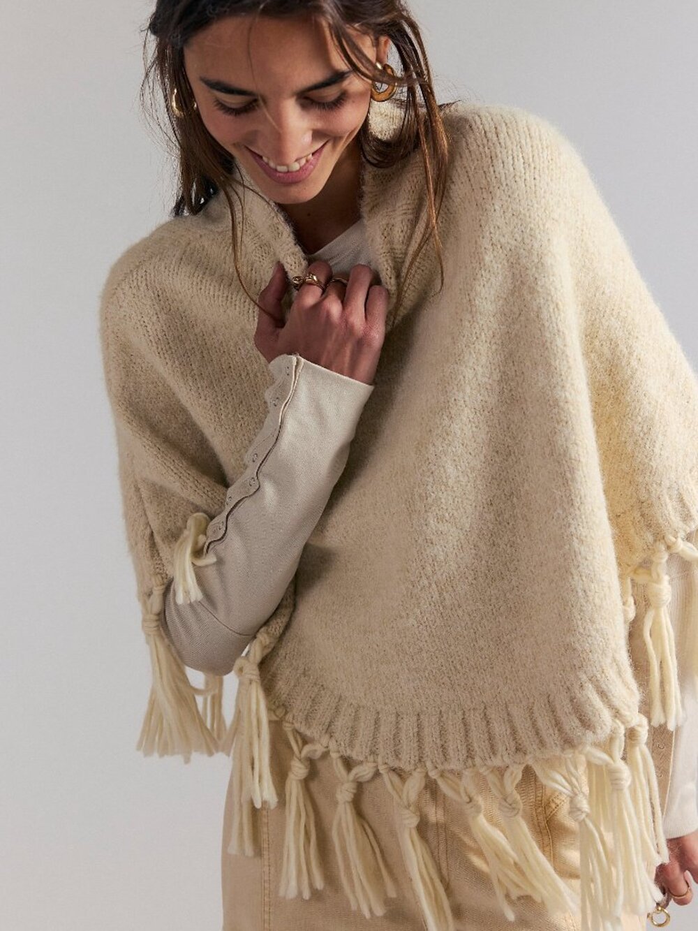 NWT - Free People Emma Knitted Cropped Poncho in Cream / Ivory, One Size - Picture 2 of 3